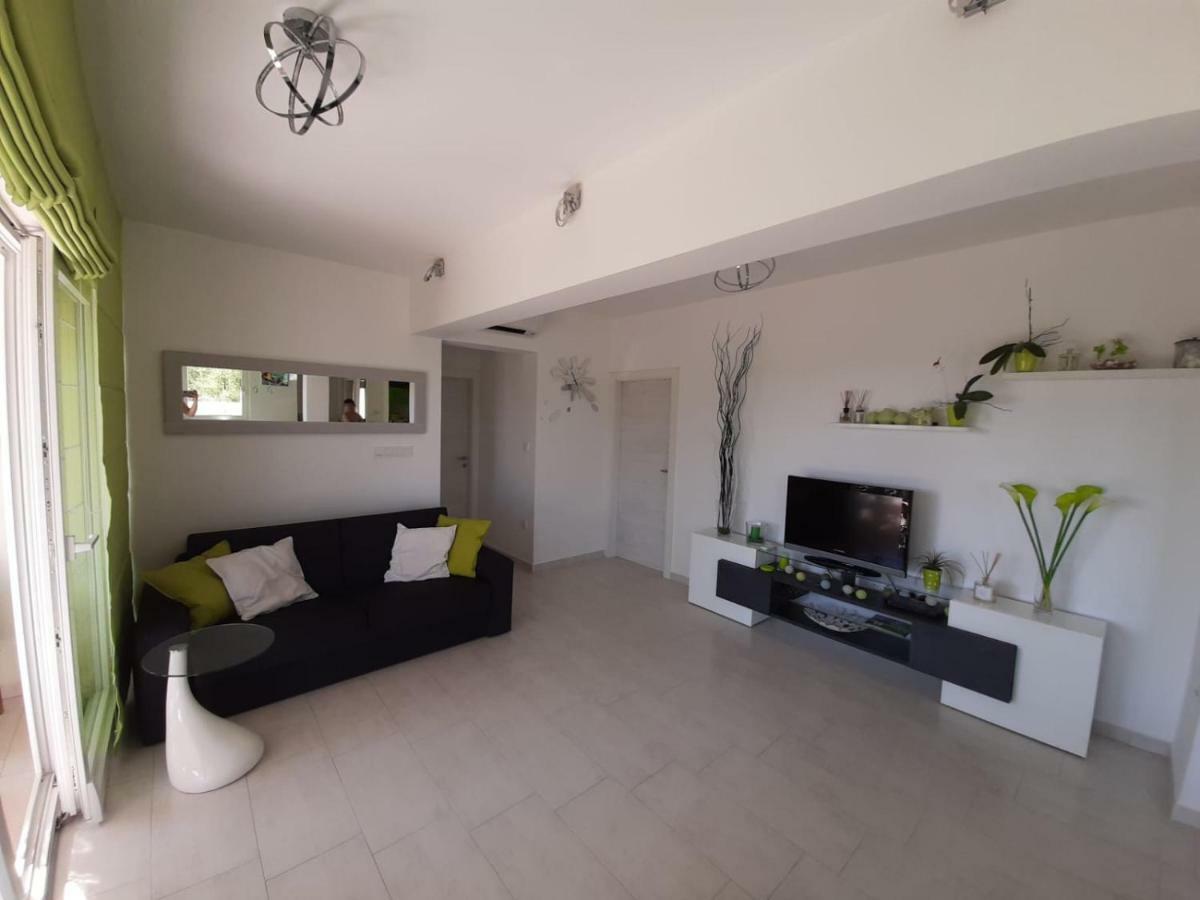 Apartment Mia Rab Town Luaran gambar